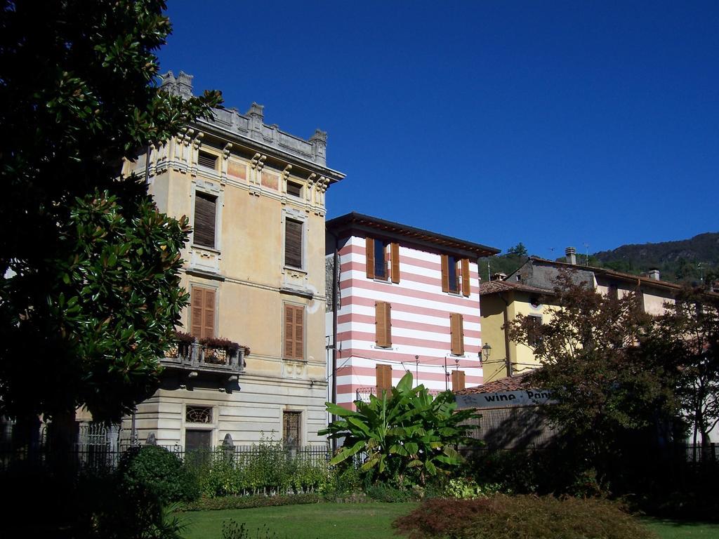 Iseolakerental - Casa Del Pescatore Riva di Solto Pokoj fotografie