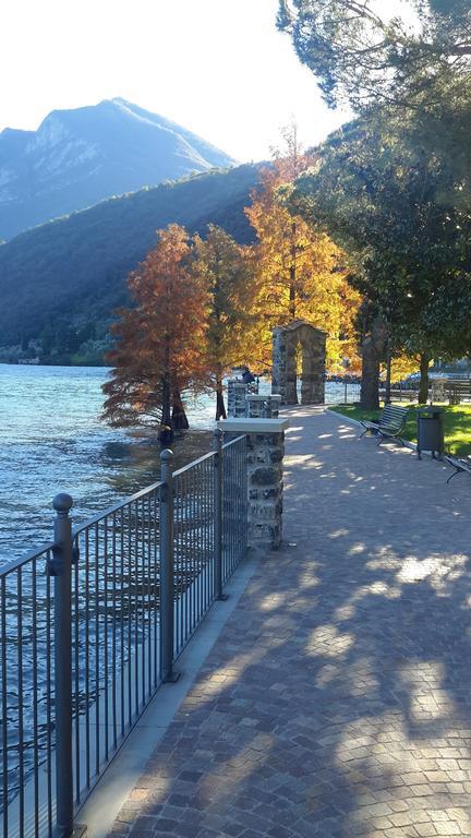 Iseolakerental - Casa Del Pescatore Riva di Solto Pokoj fotografie